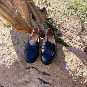 Neutralizer soft leather shoe